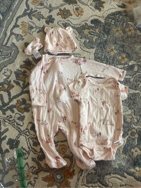 Gerber Light Pink Floral Ribbed Baby Footed Romper and Hat and Mitten Set